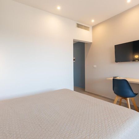 Antares Rooms And Suites オルビア エクステリア 写真