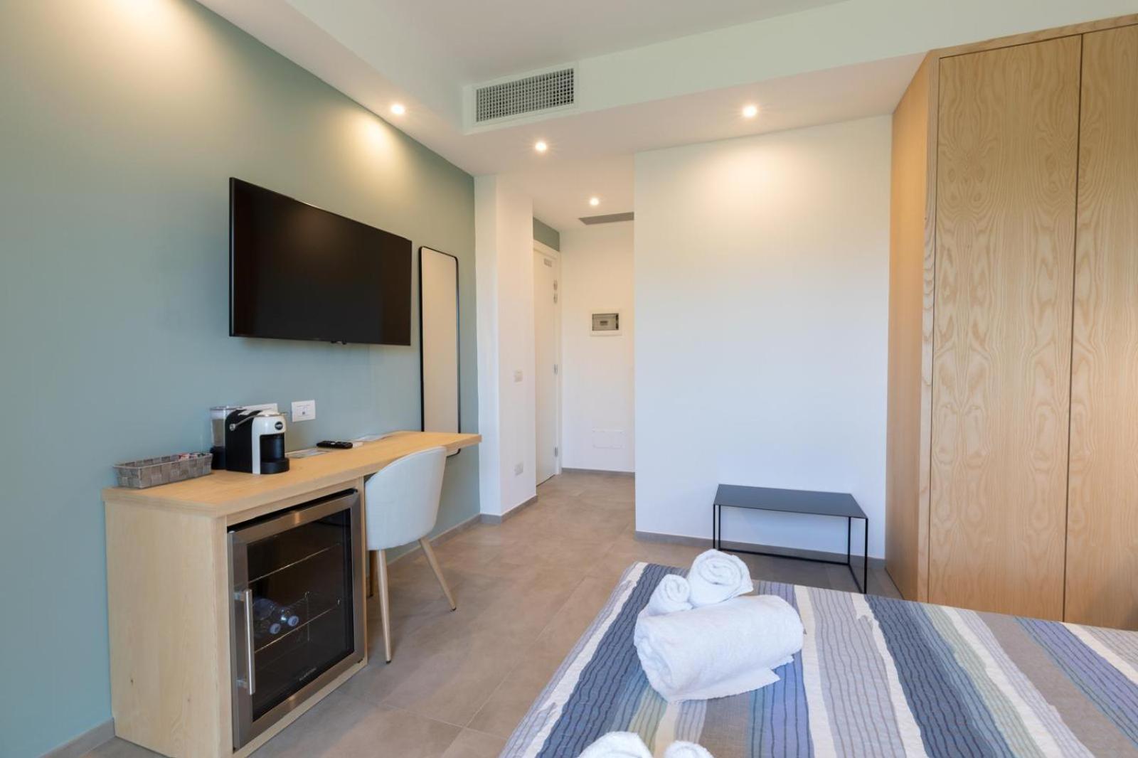 Antares Rooms And Suites オルビア エクステリア 写真